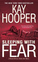 Sleeping With Fear A Bishop/Special Crimes Unit Novel Kay Hooper Taschenbuch
