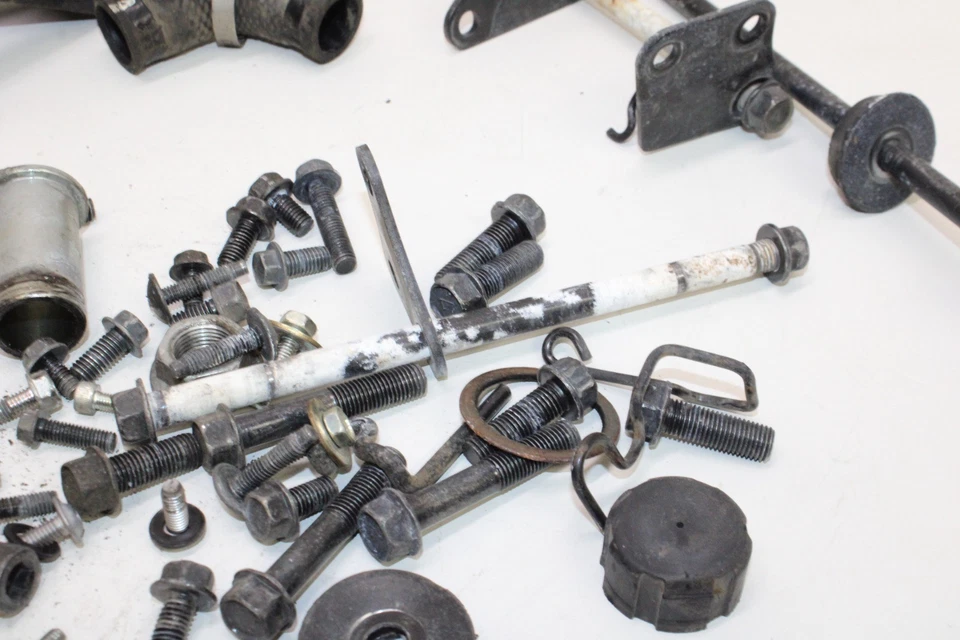 Kawasaki Vulcan 900 Vn900B 2012 OEM pernos de montaje de motor hardware tornillos de motor Foto 4 de 4