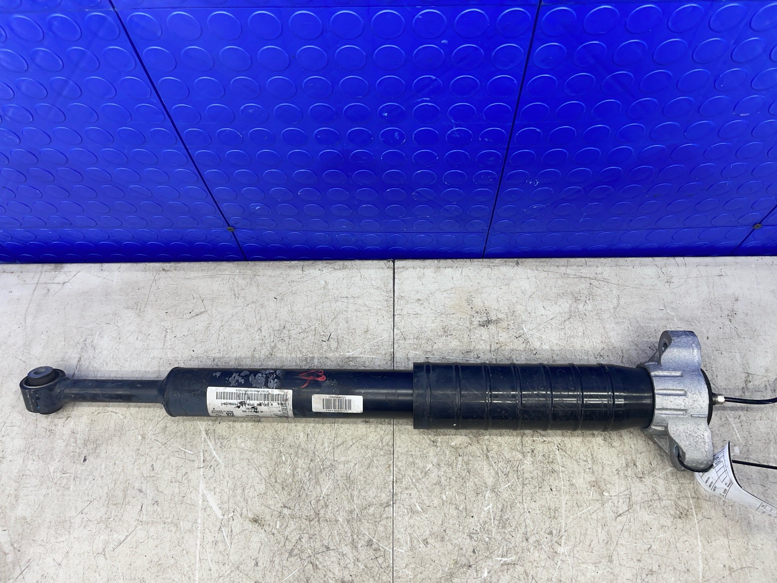 2017-2022 MASERATI LEVANTE REAR RIGHT ACTIVE SUSPENSION SHOCK ABSORBER OEM