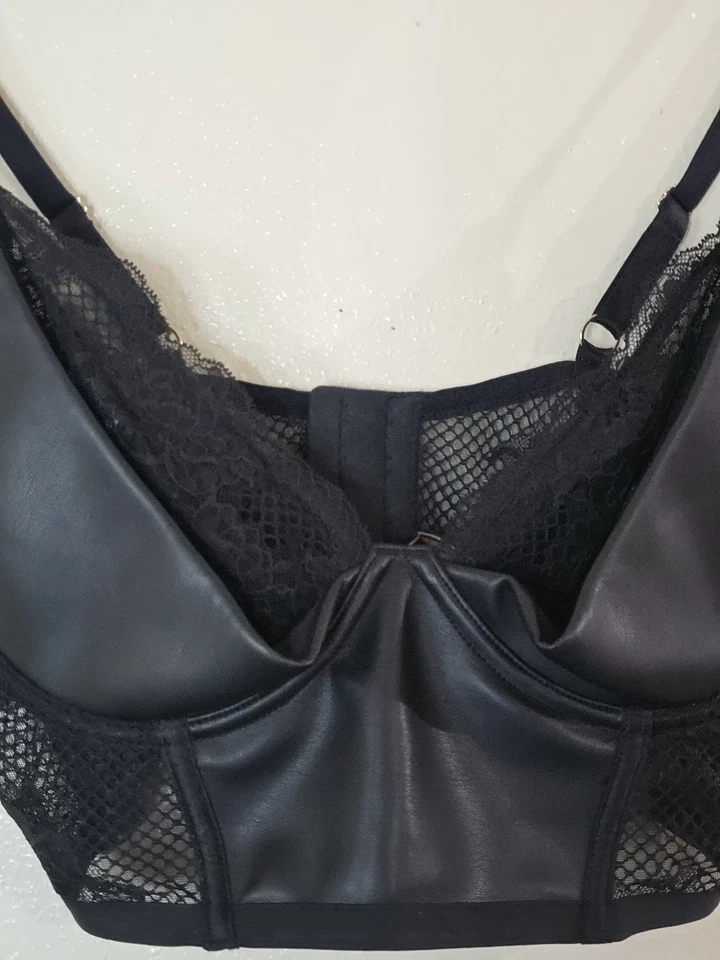 Sujetador corsé de encaje de imitación de cuero muy sexy Victoria's Secret 36DD Fishnet Quater Cup Foto 4 de 4