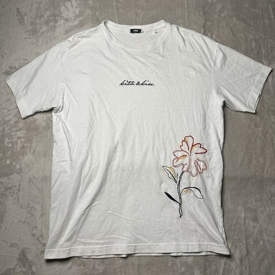Kith & Kin Embroidered Colorful Flower T-Shirt Size Medium