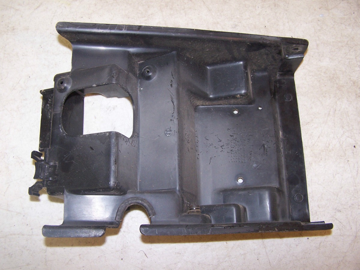 KAWASAKI ZX7R NINJA REAR FENDER FRONT SECTION BATTERY BOX 35023