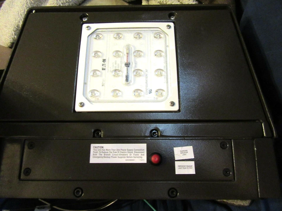 cooper lighting  55W LED security Light - Image 3 of 4