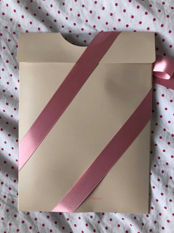 Luxury Face Mask By French Lingerie Designer Fifi Chachnil Pink Limited Edition - Image 2 of 4