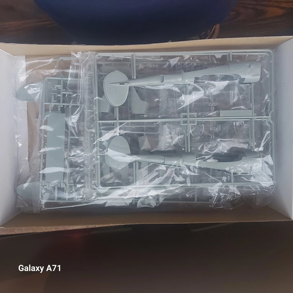 Eduard Lockheed P38 Lightning "Pacific Lightning" Kit Limited Edition 1/48 - Immagine 2 di 4