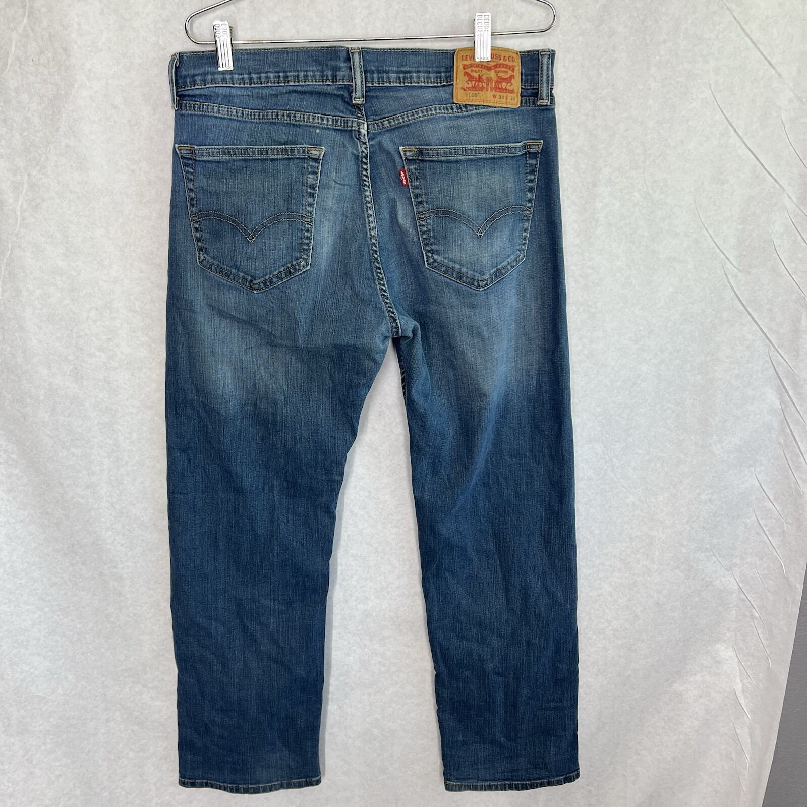 Levis 505 Jeans Mens 34x30 Blue Medium Wash Regular Fit Straight Leg thumbnail 2