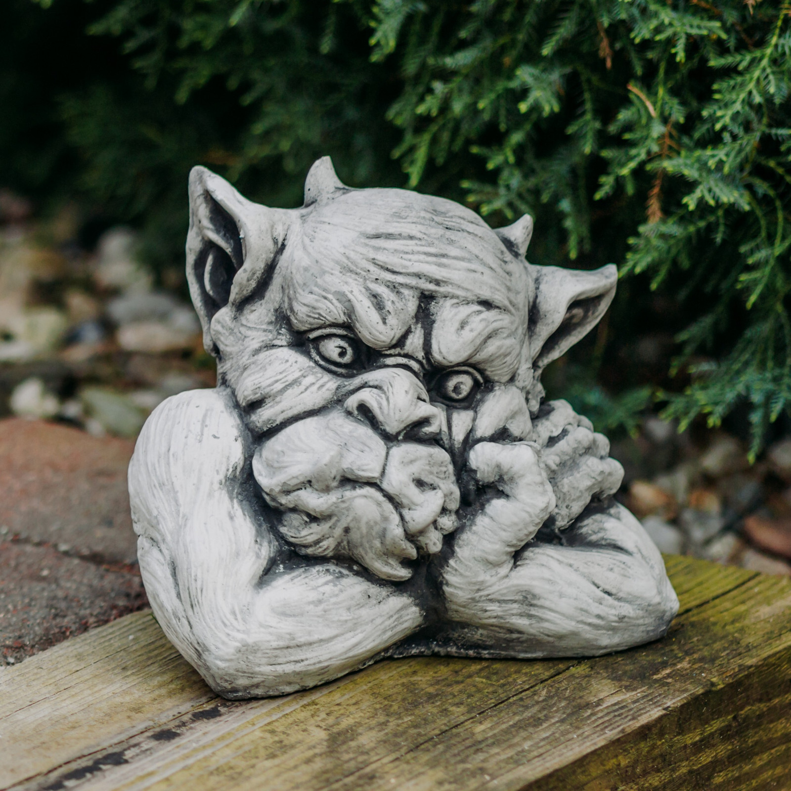 Gargoyle Bust III Guardian Stone Figure 20cm 6kg Grey White Concrete Frost Proof