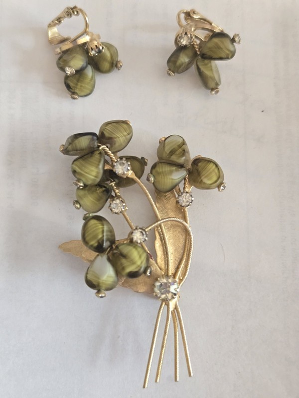 Vintage Pin/Clip Earrings Green Cat's Eye? Cabochons And Rhinestone Accents