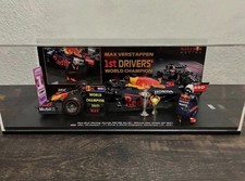 Max Verstappen Red Bull RB16B Abu Dhabi GP 2021 Spark 1:18 Figure Special