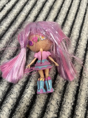 Decora Girls 5” Dolls Set Of 3 With Many Accessories. 3 Stands, One Is Broken - Picture 7 of 10