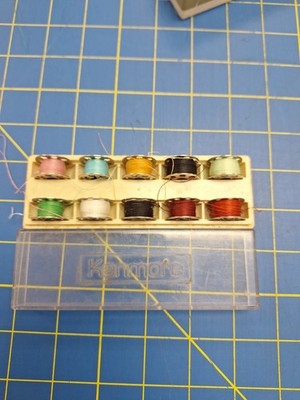 Vintage Kenmore Sewing Machine Partially Filled Bobbins In Case Made In Japan