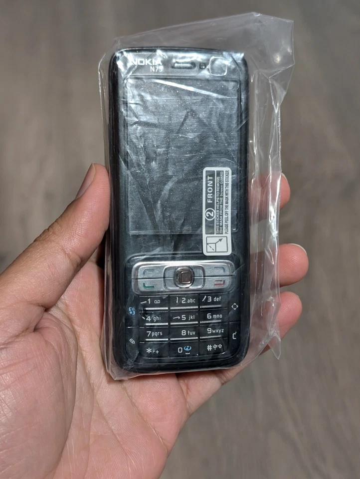 Nokia N73  - Black (Unlocked) - Image 3 of 4