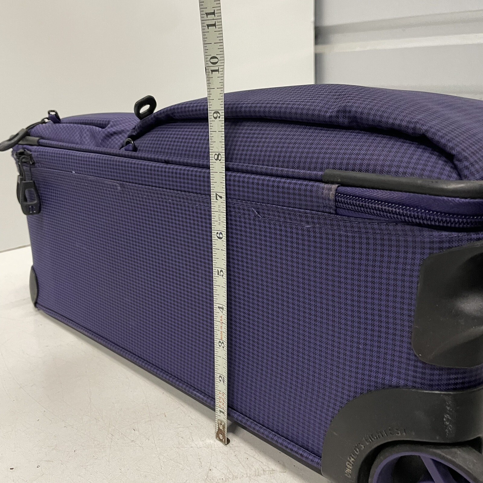 IT Luggage World’s Lightest CarryOn Luggage Roller Bag Purple Suitcase 22” Soft eBay