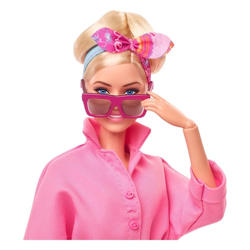BARBIE THE MOVIE - BARBIE WEARING PINK POWER JUMPSUIT - MATTEL 2023 - PUPPE NRFB - Picture 6 of 7