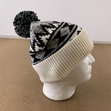 Old Navy Adult One Size Gray Cream Fair Isle Pom Elevated Beanie Hat NWT