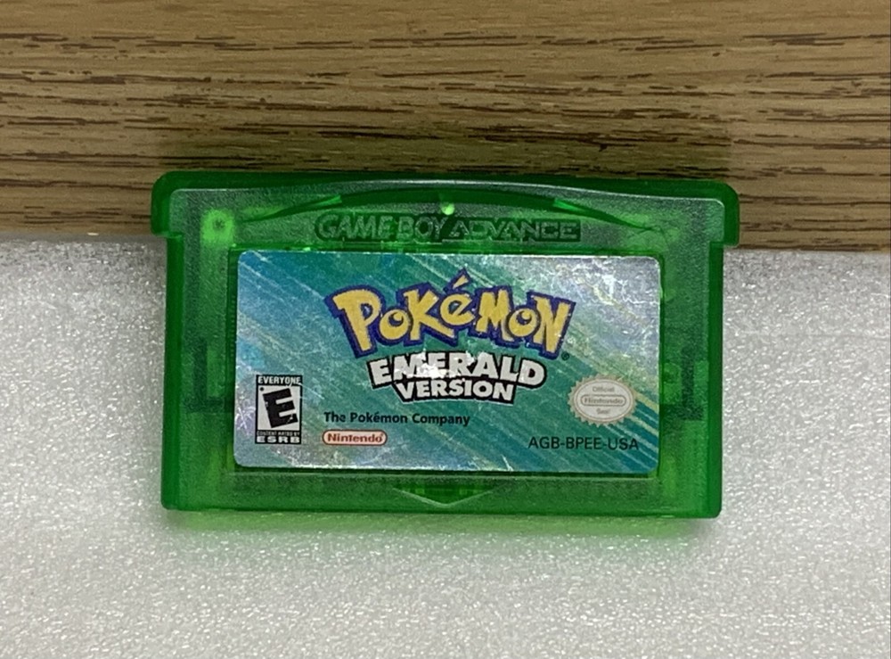 Pokemon Emerald Version (Nintendo Game Boy Advance)
