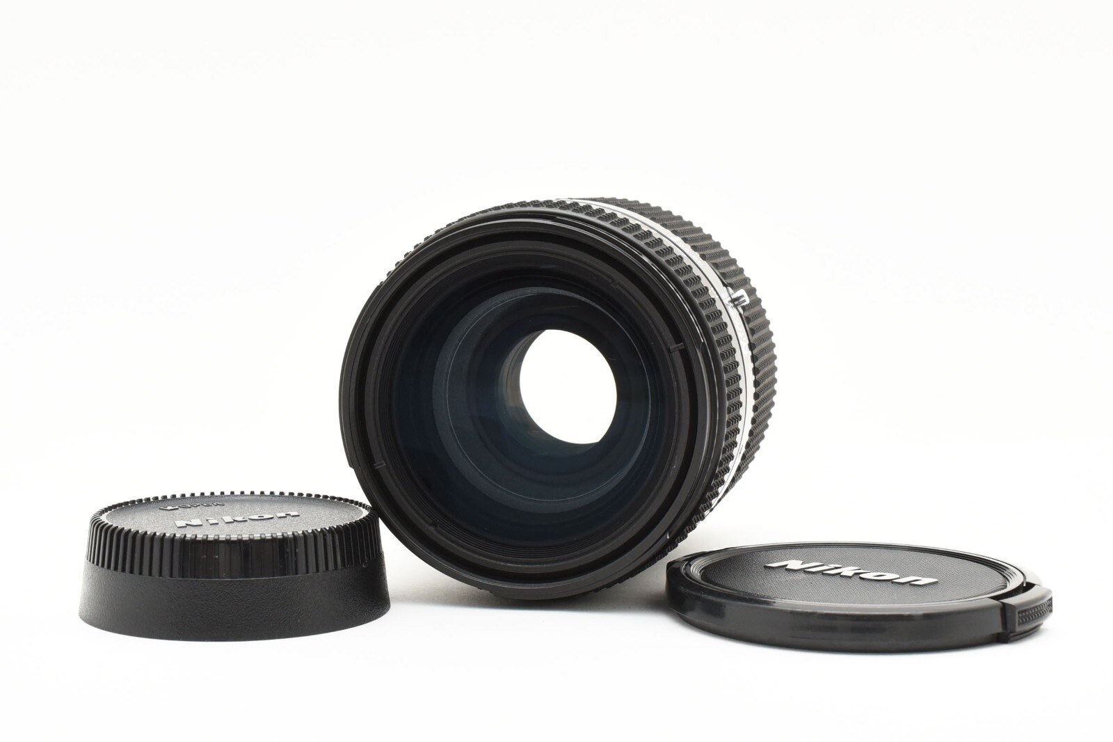 NMINT Nikon AF Nikkor 35-70mm f/2.8D Wide Telephoto Zoom Lens from Japan 2367755