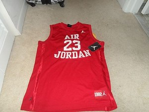 gym red jersey
