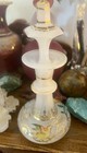 Petit flacon à parfum en opaline blanche, époque Charles X, vers 1830 Peint Main