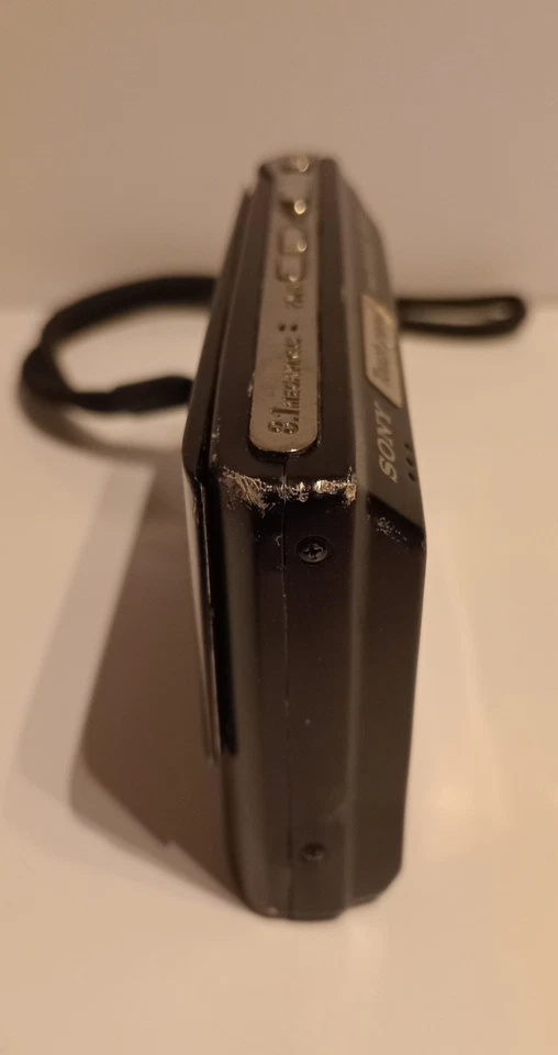 Sony Cyber-shot DSC-T70 8.1MP Black Digital Compact Camera Working w/ Battery - Image 4 of 4