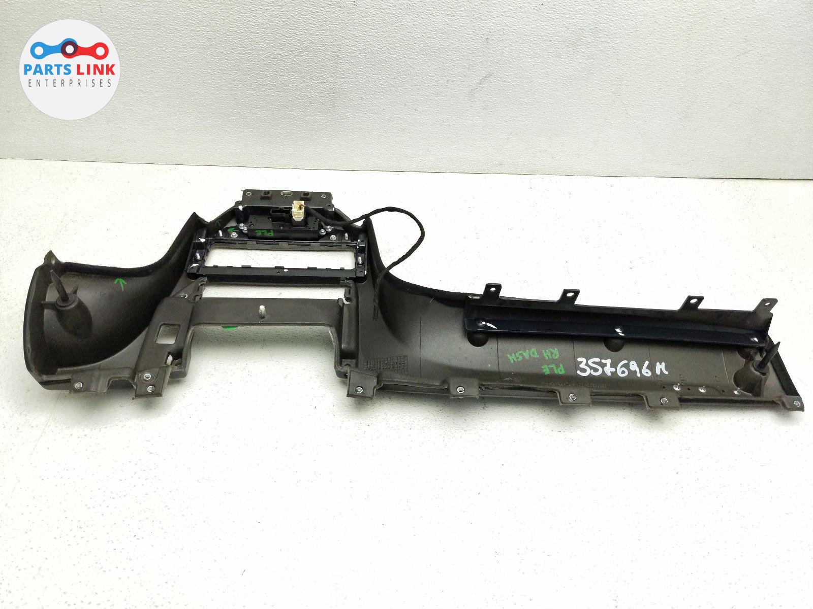 2007-17 MASERATI GRANTURISMO RIGHT DASH TRIM CENTER RADIO BEZEL COVER SWITCH 145