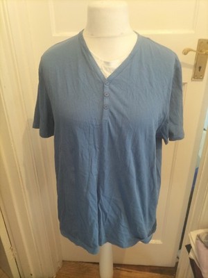Atlantic Bay Large blaues Kurzarm-T-Shirt mit V-Ausschnitt