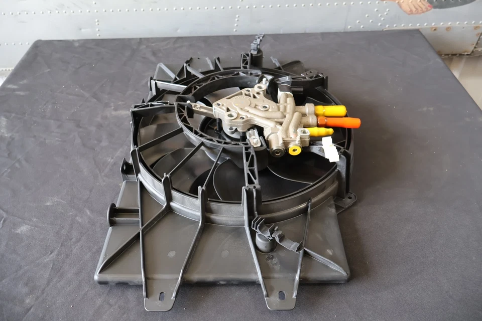 5290099AD NUEVO OEM 2003-2006 DODGE VIPER SRT-10 MÓDULO VENTILADOR DE REFRIGERACIÓN RADIADOR Foto 3 de 4