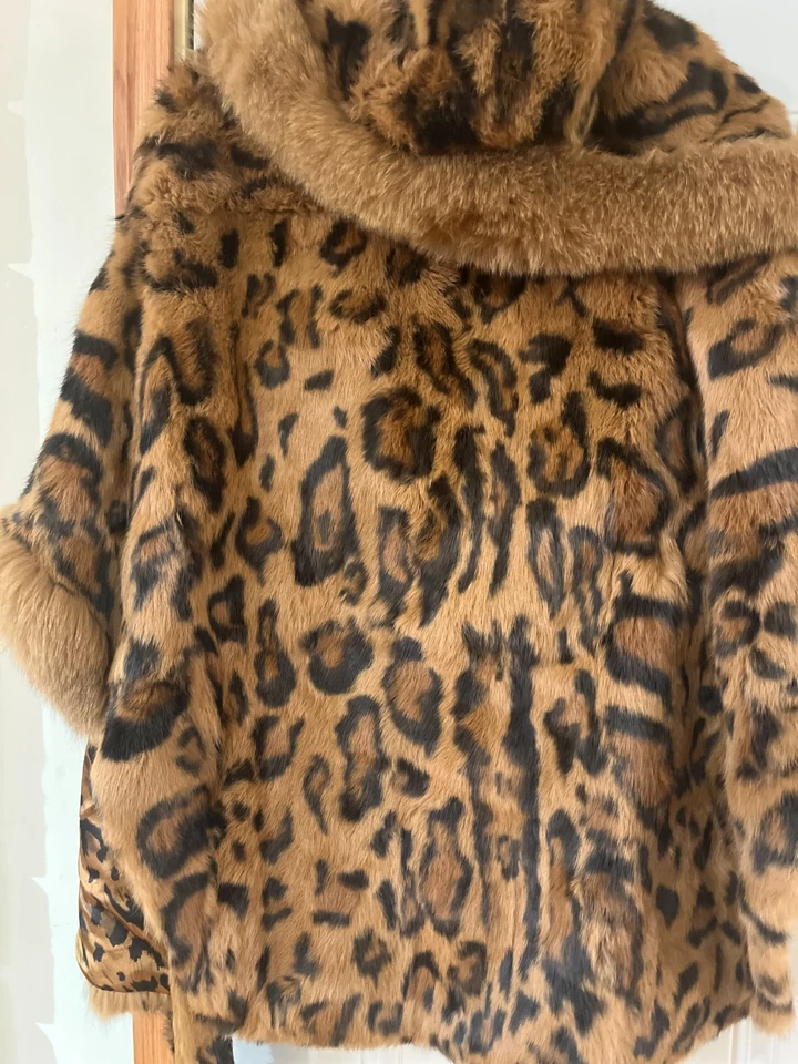Chaqueta de piel bonita real con estampado de leopardo Foto 4 de 4