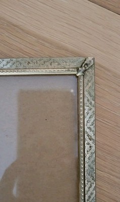   VINTAGE GOLD-TONE ORNATE METAL 8X10 PICTURE FRAME CHEVRON ETCHED DECOR MCM