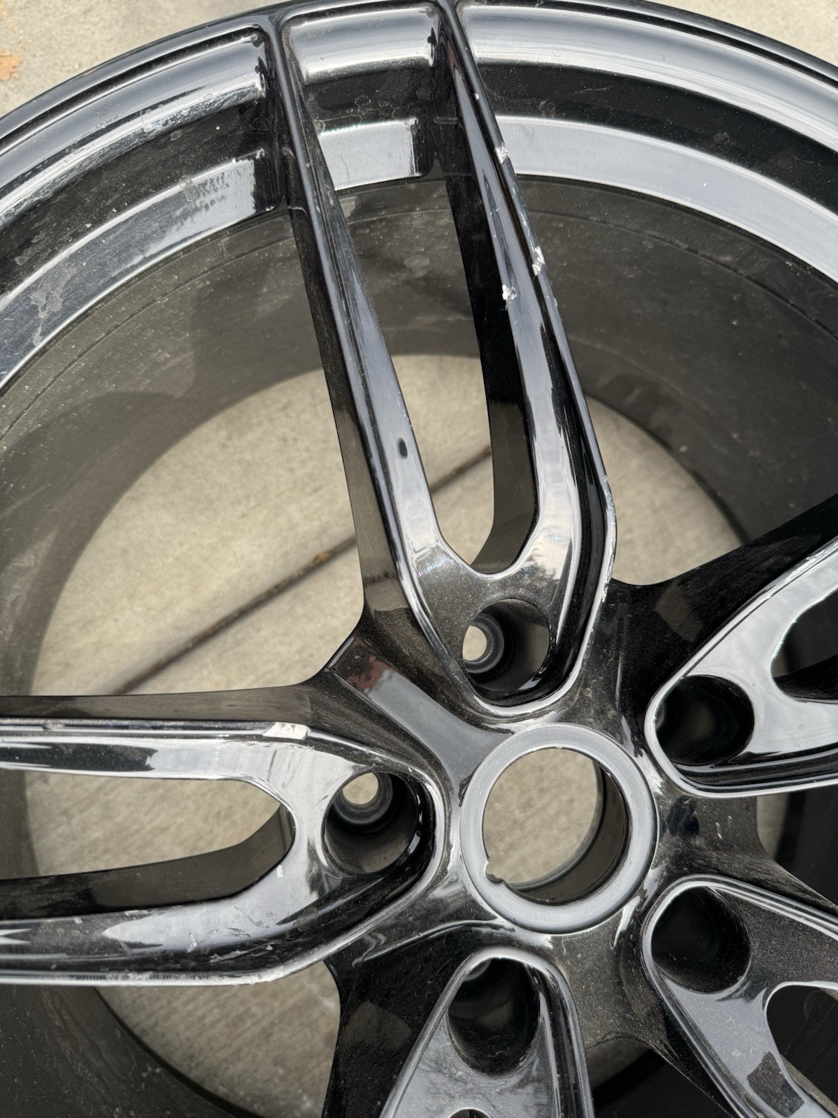 OEM Aston Martin DBS Superleggera 22" Rear Wheel Rim KY73-9965G-KA KY739965GKA