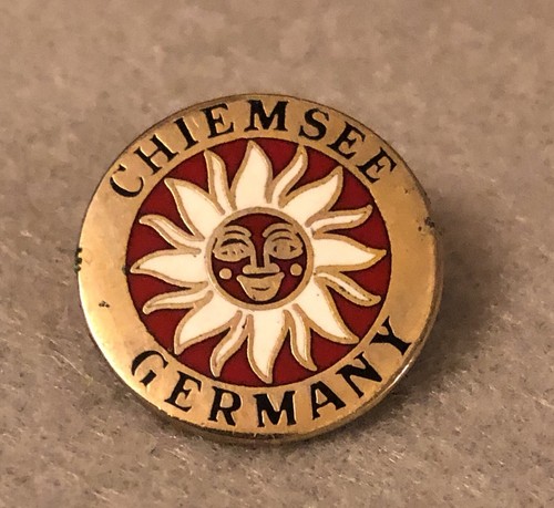 Rare 1982 Chiemsee Germany Brass & Enamel Alpin Sports Ski Pin Luge Bobsled 3/4 - Bild 3 von 3