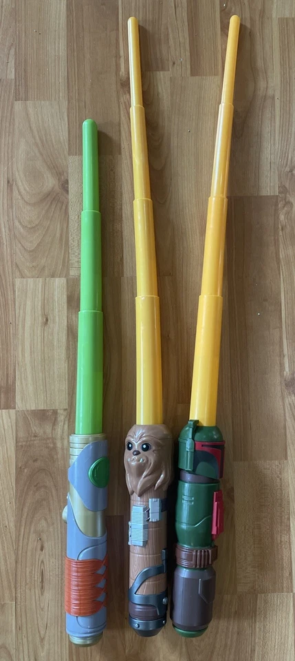 Star Wars Lightsabers  Lot Of 3 Chewbacca Boba Fett Young Jedi Expandable - Изображение 3 из 3