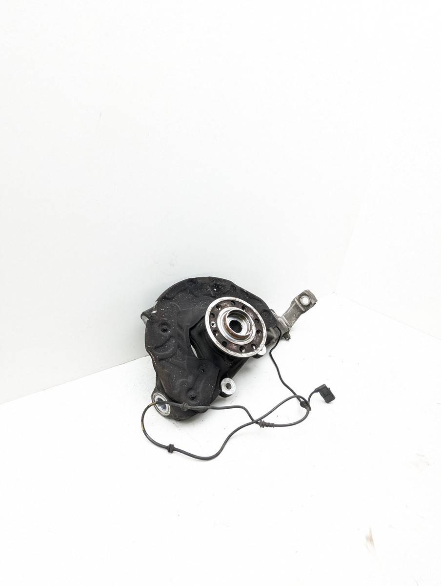 16-23 Mercedes W205 C43 C450 AMG Front Left Driver Side Spindle