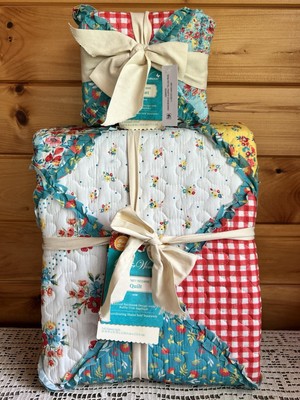 Pioneer Woman Petal Party Patchwork Quilt & Matching Shams Full/Queen 90x92 NEW