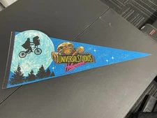 Rare E.T. Pennant Flag 1982 Collectible Universal Studios Hollywood ET Vintage