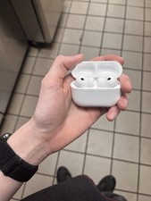 Apple AirPods Wireless Bluetooth Earbuds White In-Ear with Charging Case