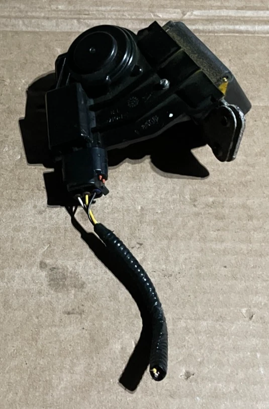 Toyota Prius V 2012-2017 OEM maletero cierre tapa actuador 69350-28150 4070 Foto 3 de 4