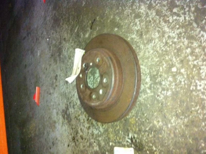 Frenos traseros Mazda RX-7 86-91 10,7" ventilados Foto 3 de 4