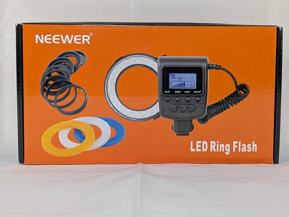 Neewer RF-550 Macro LED Ring Flash w/ LCD Display Screen Adapter Rings - Image 2 of 4