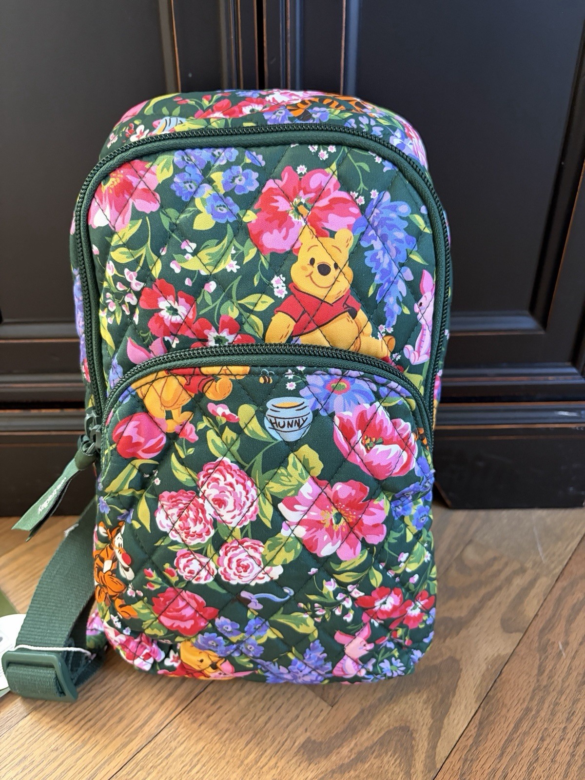 Vera Bradley Disney WINNIE THE POOH TIGGER  Lorman Sling Bac