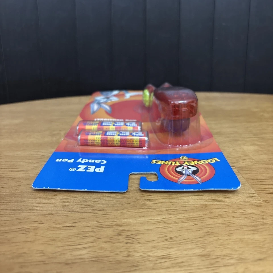 Looney Tunes Bugs Bunny PEZ Candy Pen - Image 3 of 4