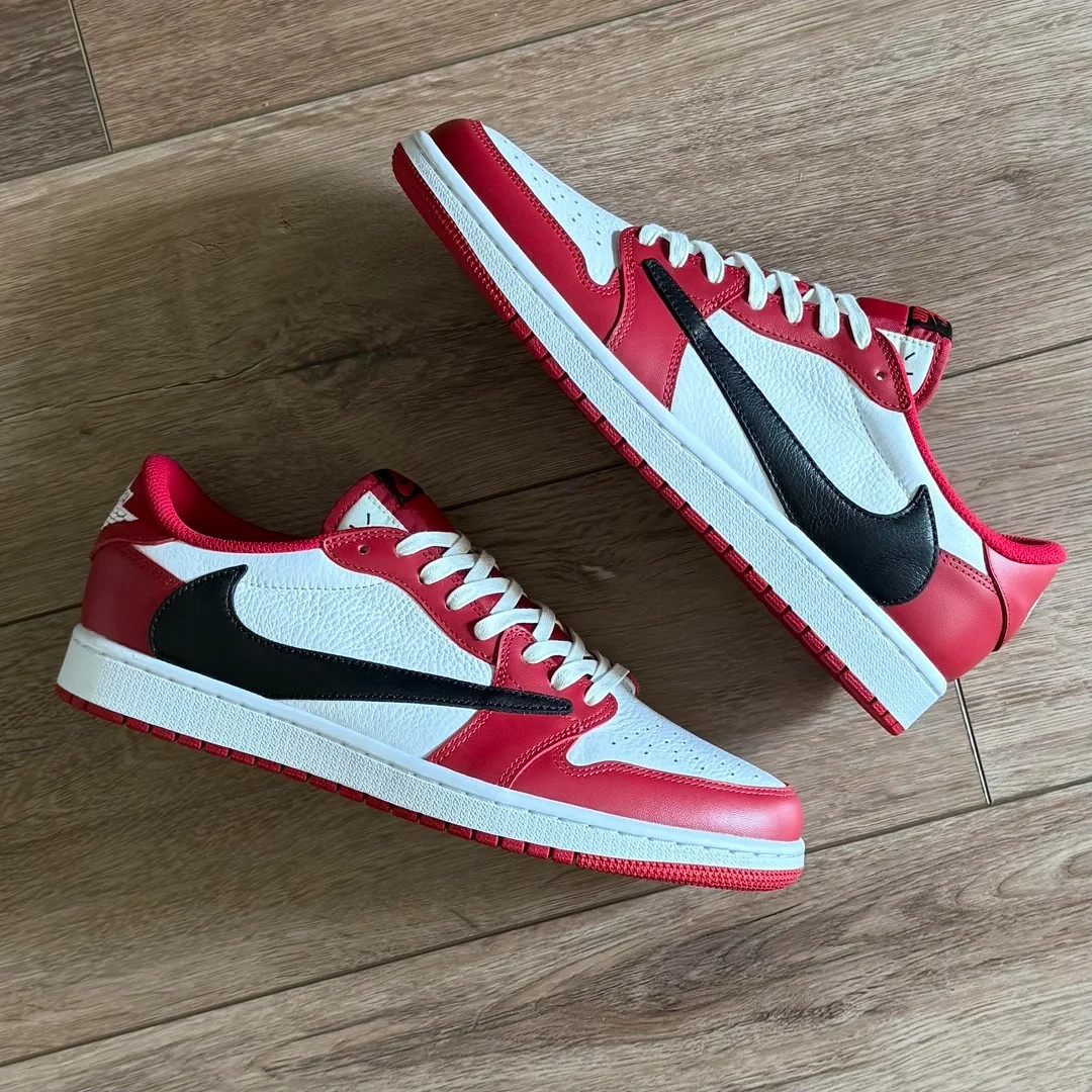 US 10 - Jordan 1 Retro OG SP x Travis Scott Low "Chicago" image 6