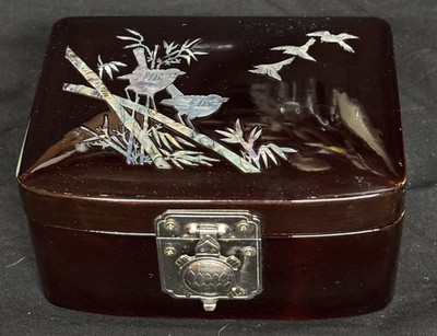 Korean Traditional Lacquer Jewelry Storage Box Small Birds Mother of Pearl