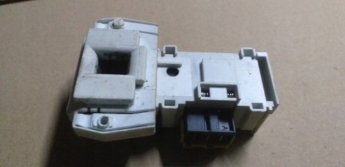 Demontiert mit Candy CS4 1062D3 - Türschloss Schloss 41041367