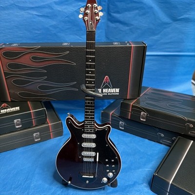 Brian May￼- Axe Heaven - Red Special Mini Electric Guitar  