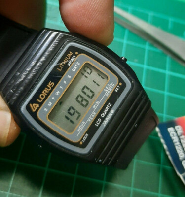 SELTENE Lorus Uhr Japan LCD Quarz W401-4010 aus den 80er Jahren funktioniert gut original100%
