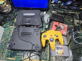 Nintendo 09 MB N64, Hi Rez & Scoop w/64DD NUS-010(JPN) Mario Paint & Accessories