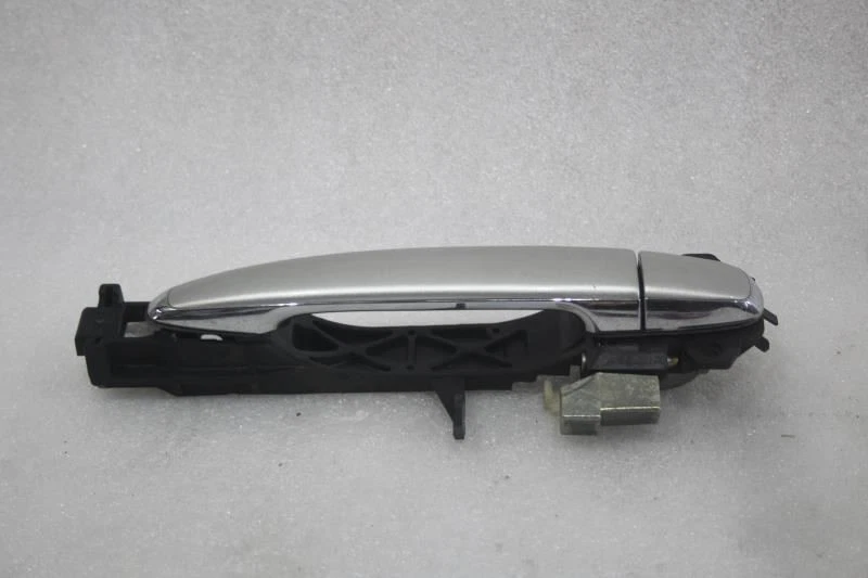 Lexus SC430 2005 manija de puerta del lado derecho del pasajero exterior plateado 1C0 Foto 2 de 4