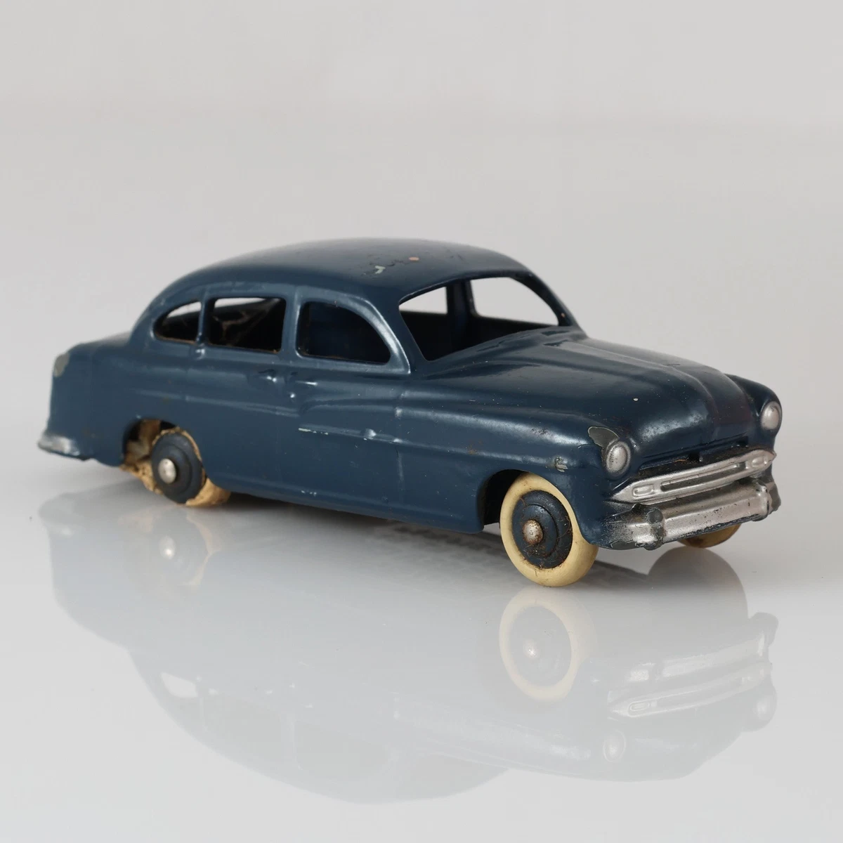 DINKY TOYS FRANCE 24 X FORD VEDETTE 54 BLEU TRES BON ETAT + BOITE D ORIGINE