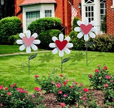 Valentine's Day Heart-Shaped Metal Flower Yard Stakes - 3 Pcs Garden Decor
